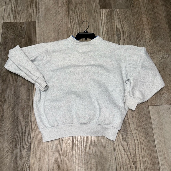 Vintage Hilton Active Apparel gray crewneck 1/4 button embroidered patch 90s Y2k - Picture 5 of 6